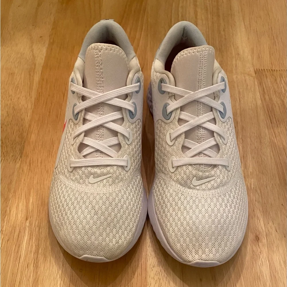 Nike Women's Legend React Running Shoes (White/Hyper Pink/Half Blue) - Picture 3 of 7